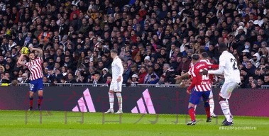 西甲-吉梅内斯阿尔瓦罗进球 皇马1-1平10人马竞